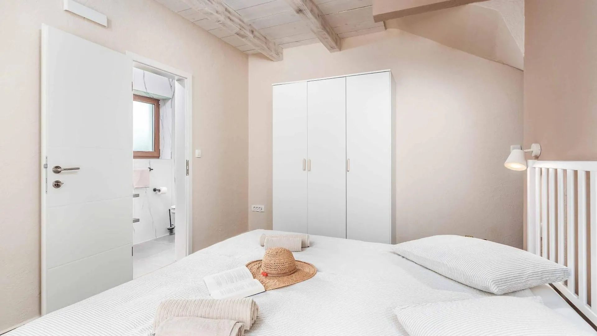Villa Rural Stone Lux Vošteni 0*,